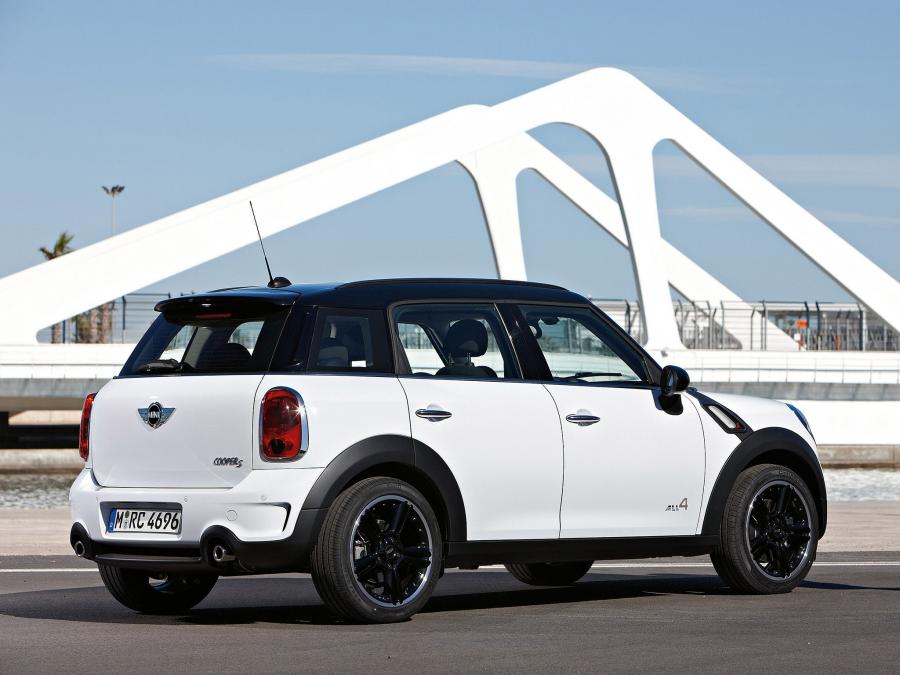  Mini Cooper Countryman S All4 2010 года  (фото 26 из 67)